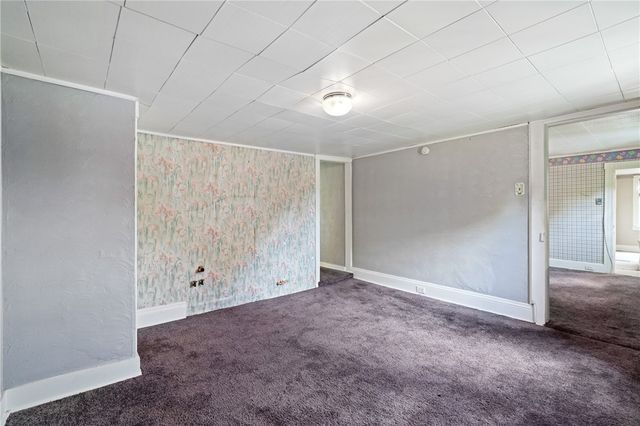 223 Hickory St, Mckees Rocks, PA 15136