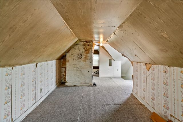 223 Hickory St, Mckees Rocks, PA 15136