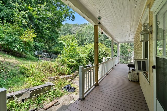 223 Hickory St, Mckees Rocks, PA 15136