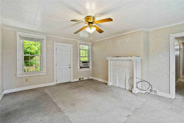 223 Hickory St, Mckees Rocks, PA 15136