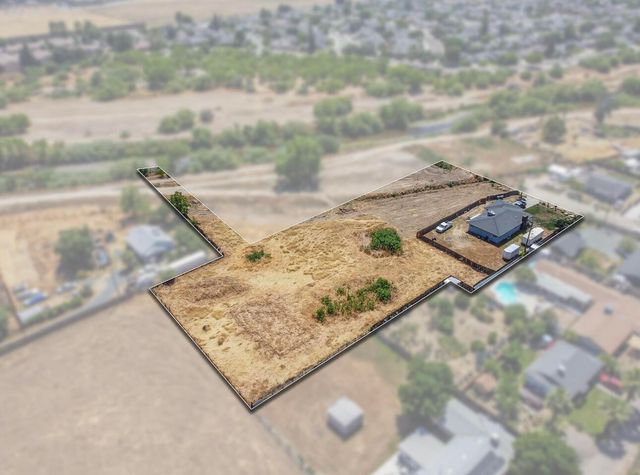 579 S Villa Street, Porterville, CA 93257