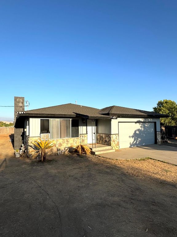 579 S Villa Street, Porterville, CA 93257