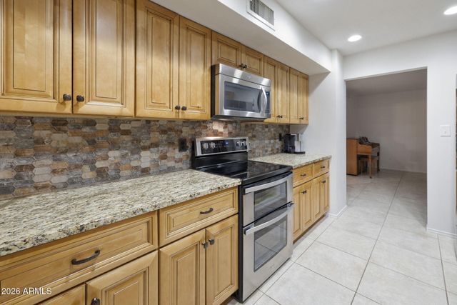 8651 E CAMELBACK Road, Scottsdale, AZ 85251