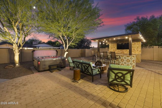 8651 E CAMELBACK Road, Scottsdale, AZ 85251
