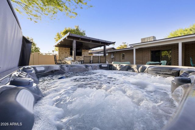 8651 E CAMELBACK Road, Scottsdale, AZ 85251