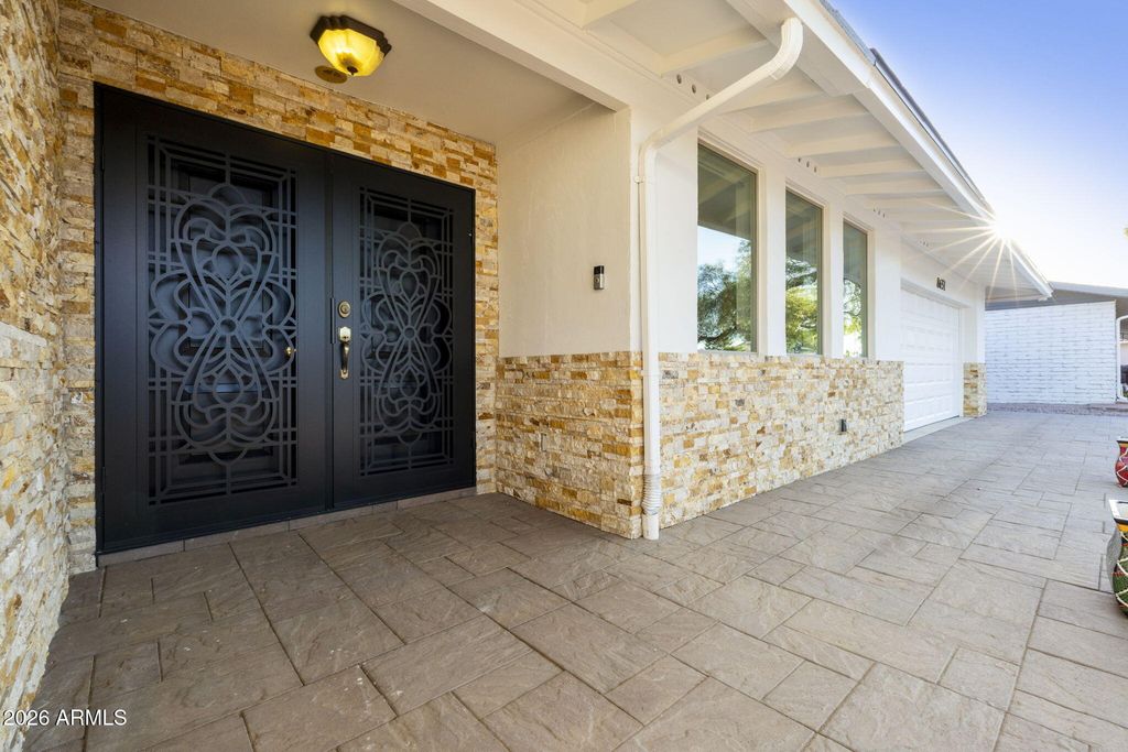 8651 E CAMELBACK Road, Scottsdale, AZ 85251 — photo 2
