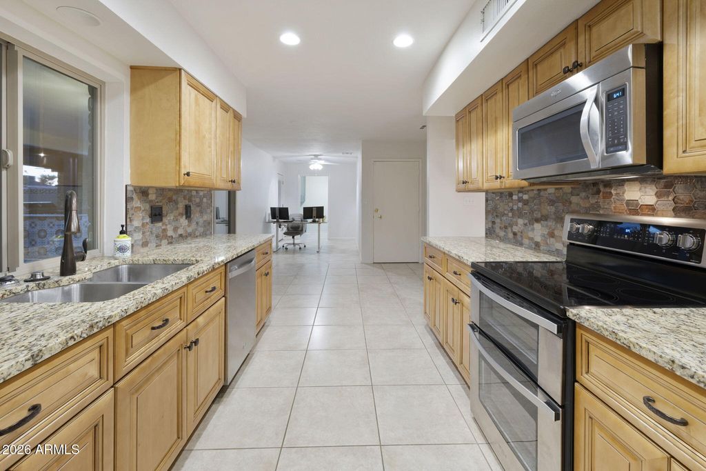 8651 E CAMELBACK Road, Scottsdale, AZ 85251 — photo 3