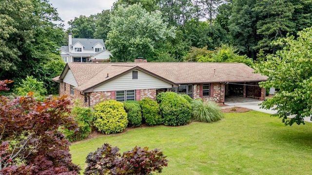 3854 Ridgewood Drive SE, Smyrna, GA 30080