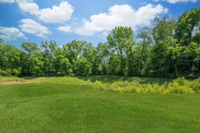 423 Via Drive, Clarksville, TN 37043
