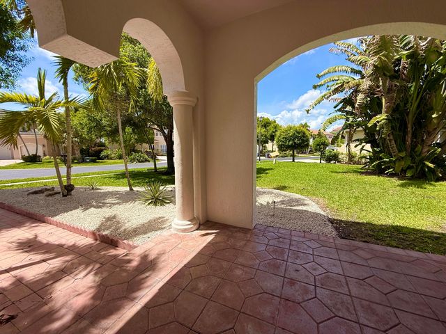 1324 Beacon Circle, Wellington, FL 33414