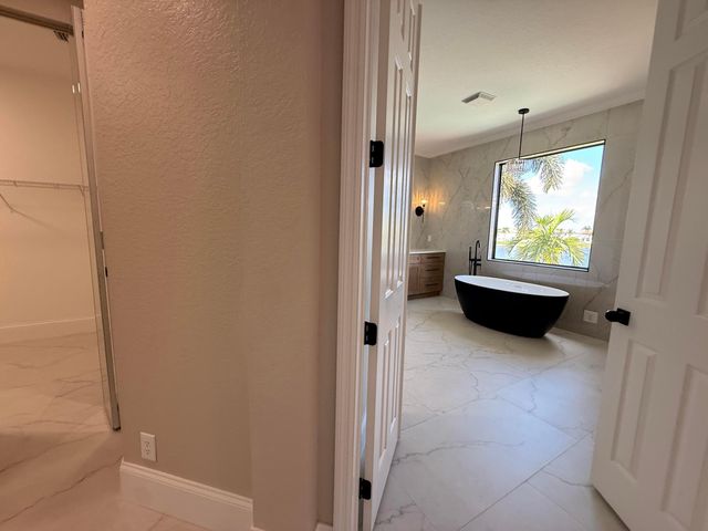 1324 Beacon Circle, Wellington, FL 33414