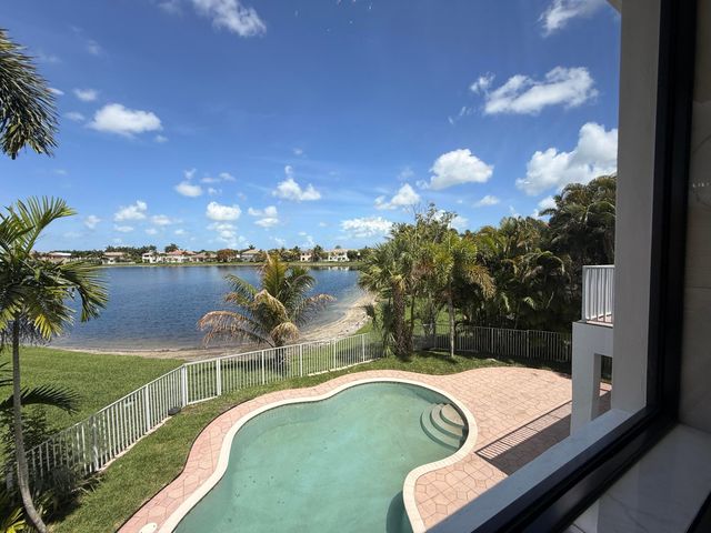 1324 Beacon Circle, Wellington, FL 33414