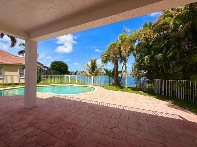 1324 Beacon Circle, Wellington, FL 33414