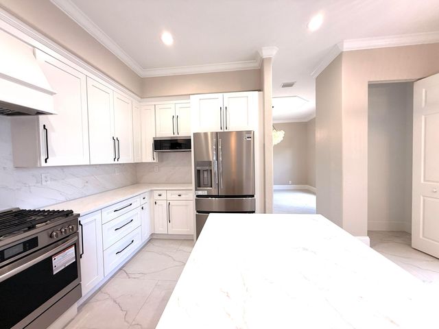 1324 Beacon Circle, Wellington, FL 33414