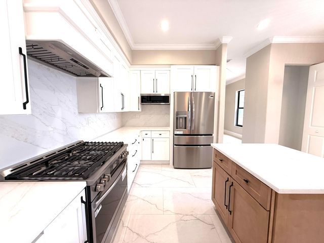 1324 Beacon Circle, Wellington, FL 33414