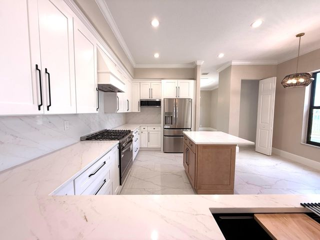 1324 Beacon Circle, Wellington, FL 33414