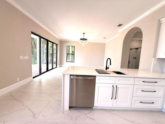 1324 Beacon Circle, Wellington, FL 33414