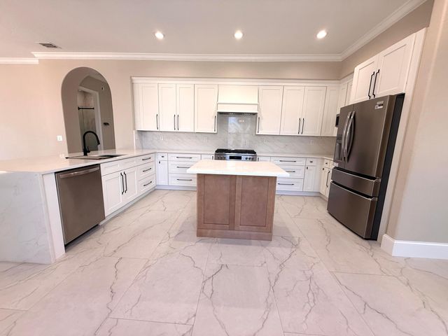 1324 Beacon Circle, Wellington, FL 33414