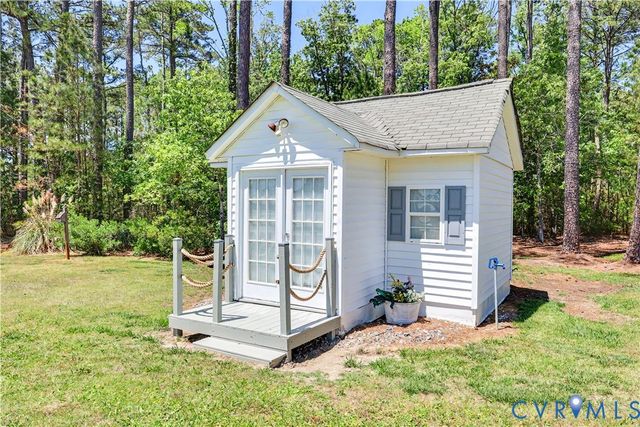 1675 Daniel Ave, North, VA 23128