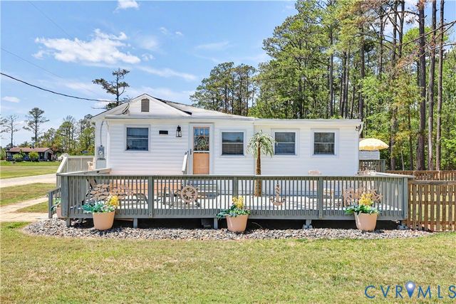 1675 Daniel Ave, North, VA 23128