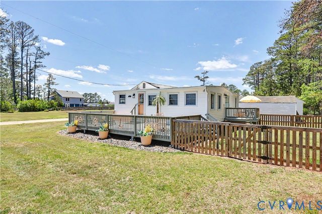 1675 Daniel Ave, North, VA 23128