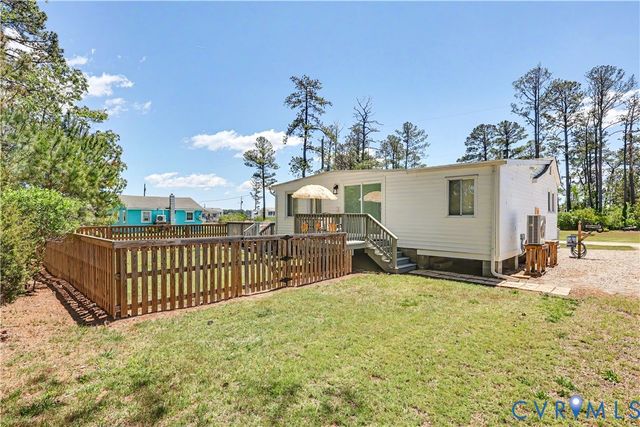 1675 Daniel Ave, North, VA 23128