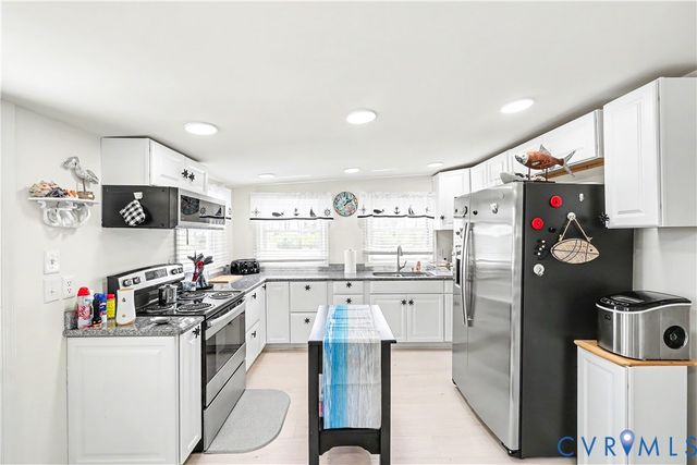 1675 Daniel Ave, North, VA 23128