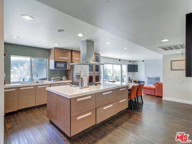 6763 Radlock Avenue, Los Angeles, CA 90056