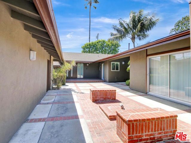 6763 Radlock Avenue, Los Angeles, CA 90056