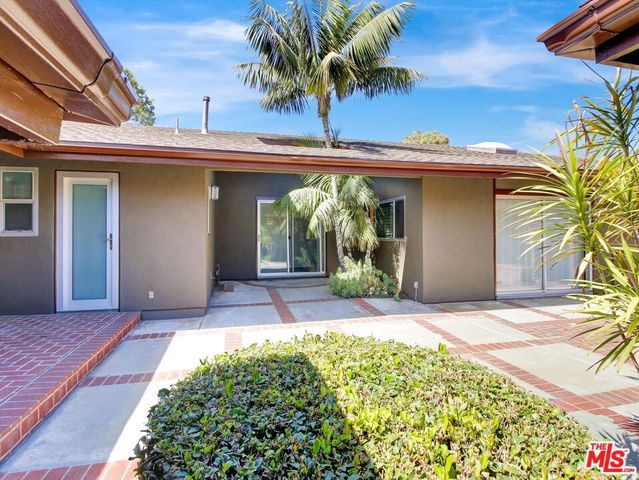 6763 Radlock Avenue, Los Angeles, CA 90056