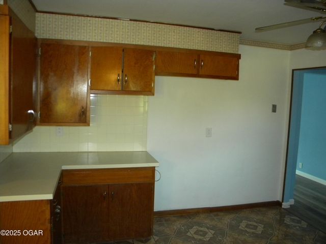 9599 County Rd 118, Carthage, MO 64836