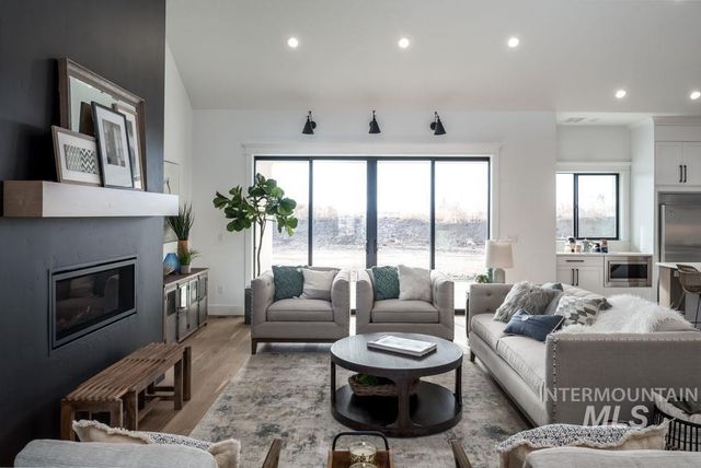 15337 Pronghorn Dr, Caldwell, ID 83607