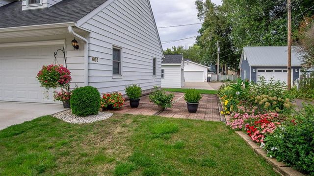 606 Gilbert Avenue, Eau Claire, WI 54701