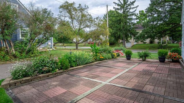 606 Gilbert Avenue, Eau Claire, WI 54701