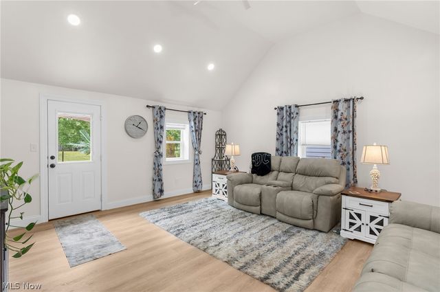 10060 Salem Warren Road, Salem, OH 44460