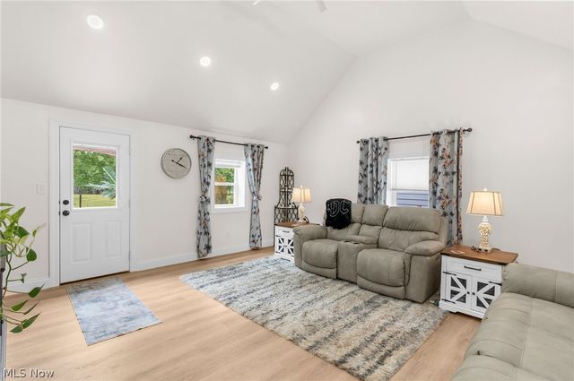 10060 Salem Warren Road, Salem, OH 44460