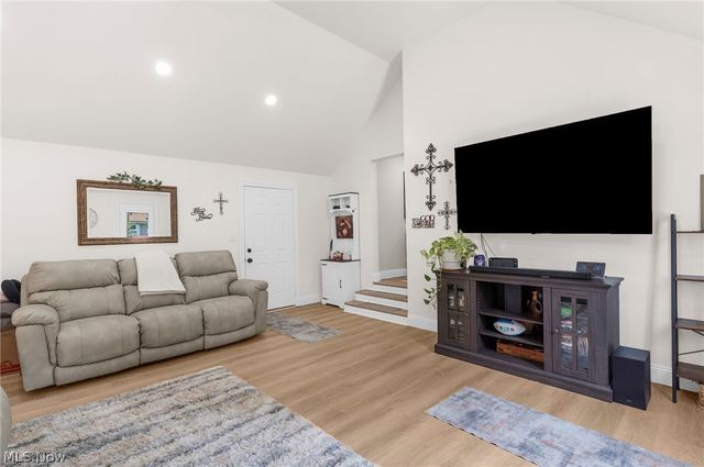 10060 Salem Warren Road, Salem, OH 44460