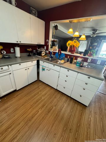 223 W RIO GRANDE, Pearsall, TX 78061