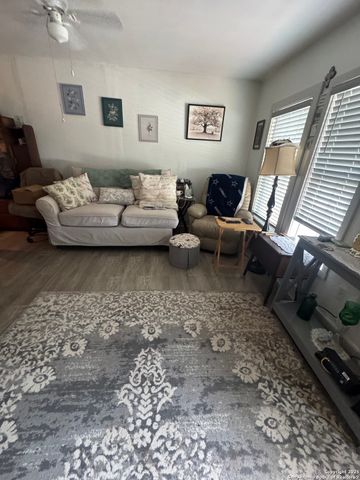 223 W RIO GRANDE, Pearsall, TX 78061