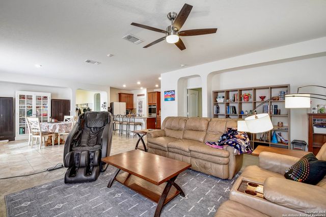 145 Rustic, Universal City, TX 78148