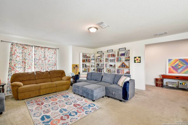 145 Rustic, Universal City, TX 78148