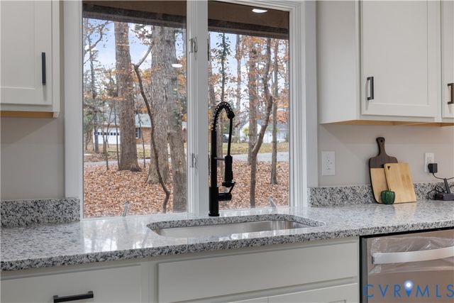 1 Brandon Cir, Williamsburg, VA 23185