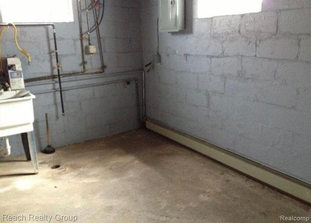 20010 Voiland Street, Roseville, MI 48066