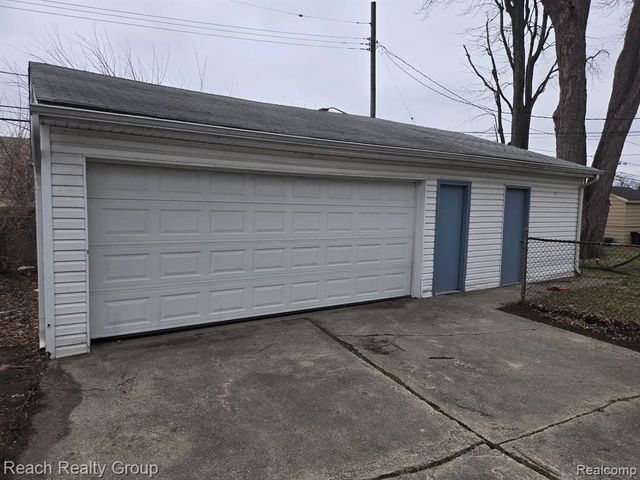 20010 Voiland Street, Roseville, MI 48066