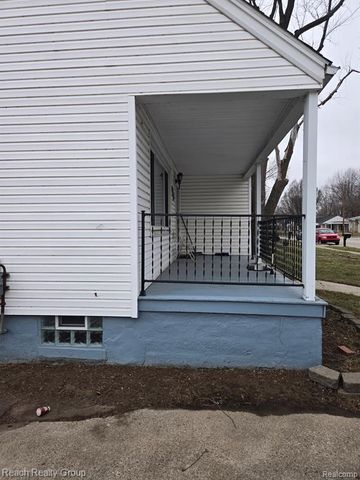 20010 Voiland Street, Roseville, MI 48066