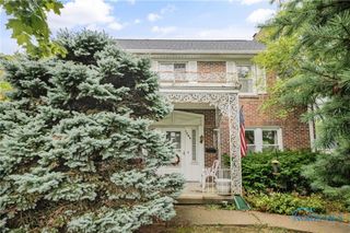 1206 N Dixie Highway, Rossford, OH 43460