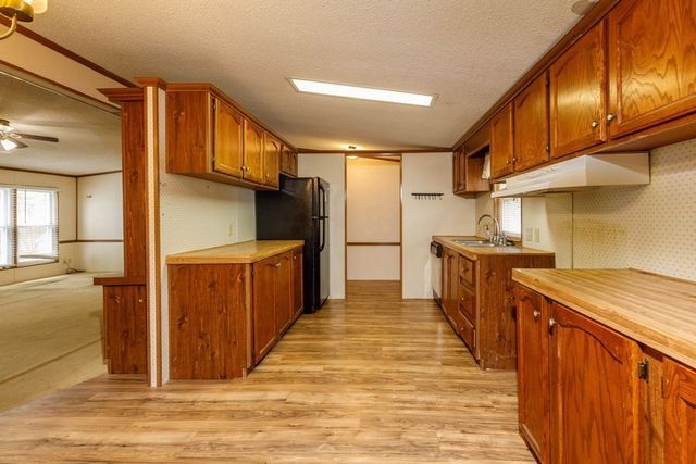 141 Sunrise Lane, Gardner, MA 01440