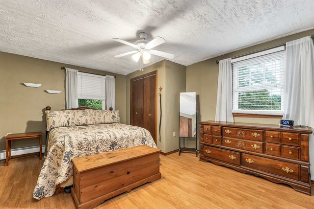 33 Belmont Drive, Merrimack, NH 03054