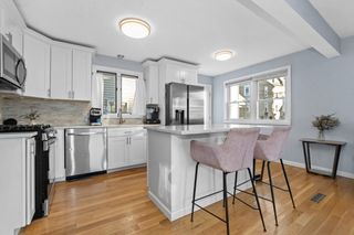 9 Doctor St, Fall River, MA 02720