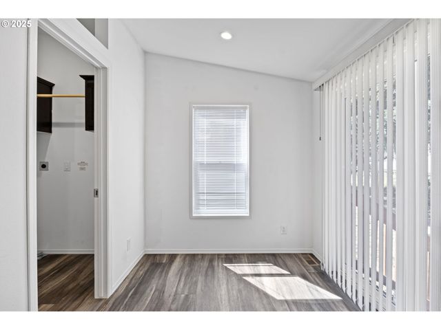 435 SPRUCE St, Yoncalla, OR 97499